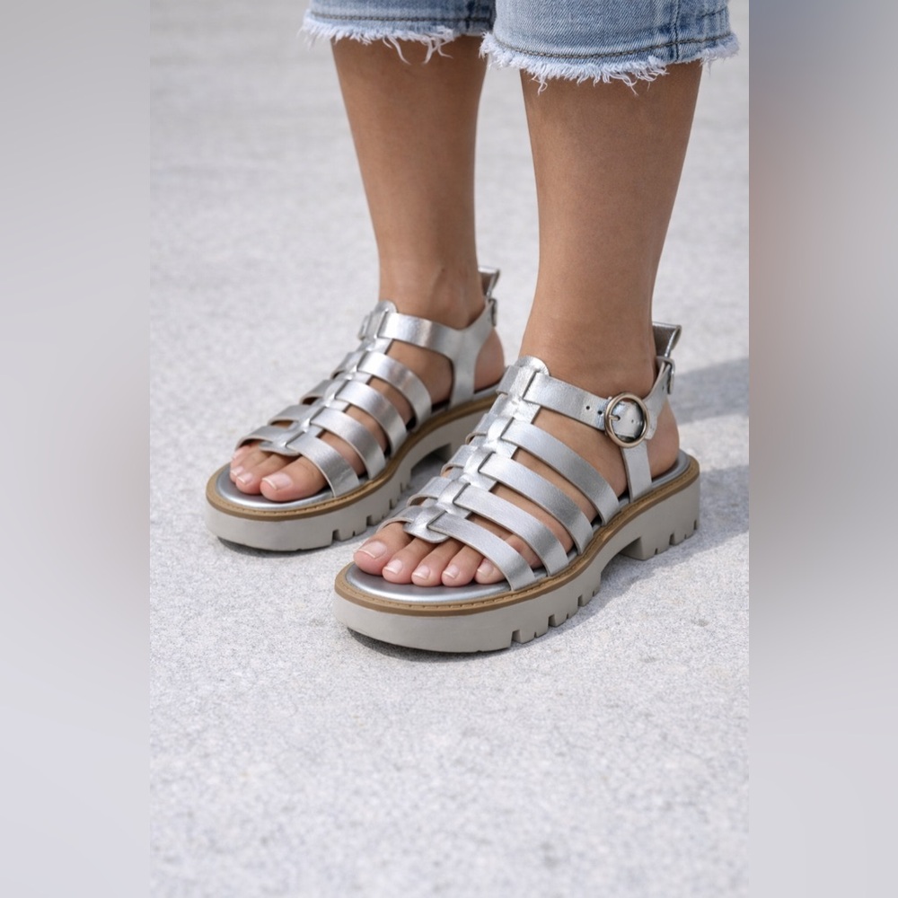 SO Naava Womens Silver Gladiator Sandals Size 6 Chunky Platform Memory Foam